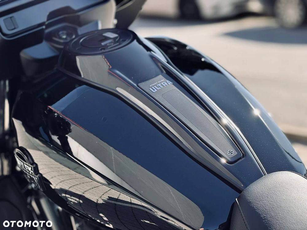 Harley-Davidson Touring Street Glide - 15