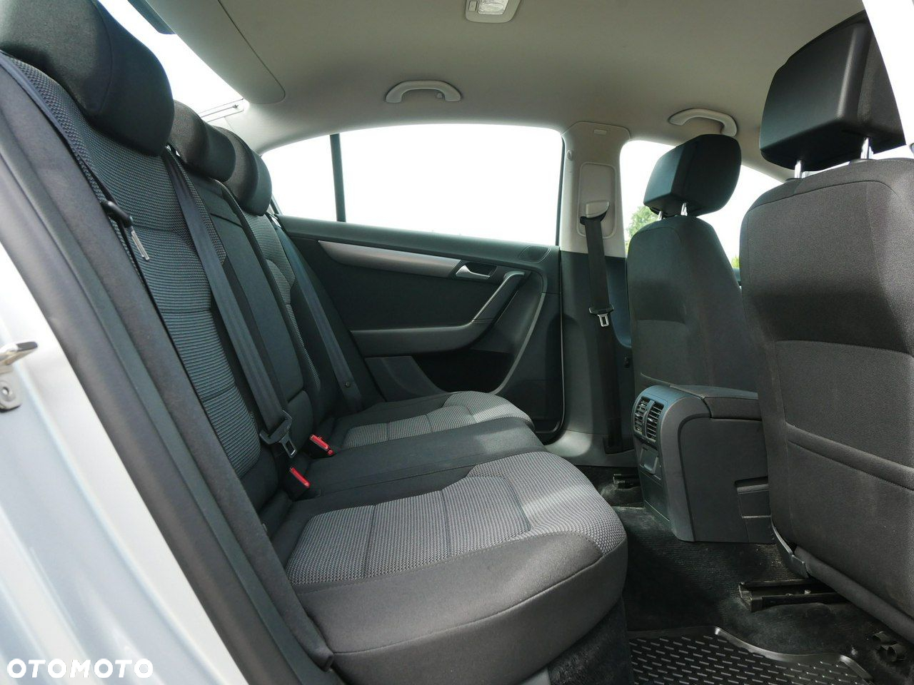 Volkswagen Passat 1.4 TSI BMT Comfortline - 27