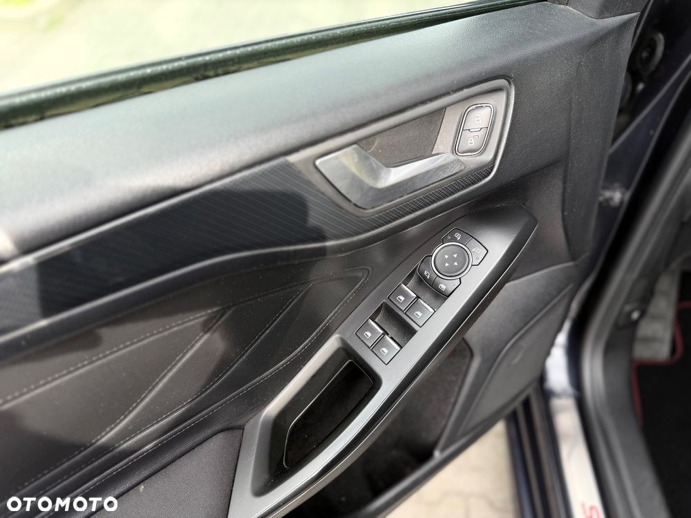 Ford Focus 1.0 EcoBoost Hybrid ST-LINE STYLE - 24