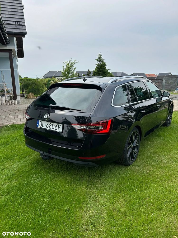 Skoda Superb 2.0 TDI Premium Edition - 7
