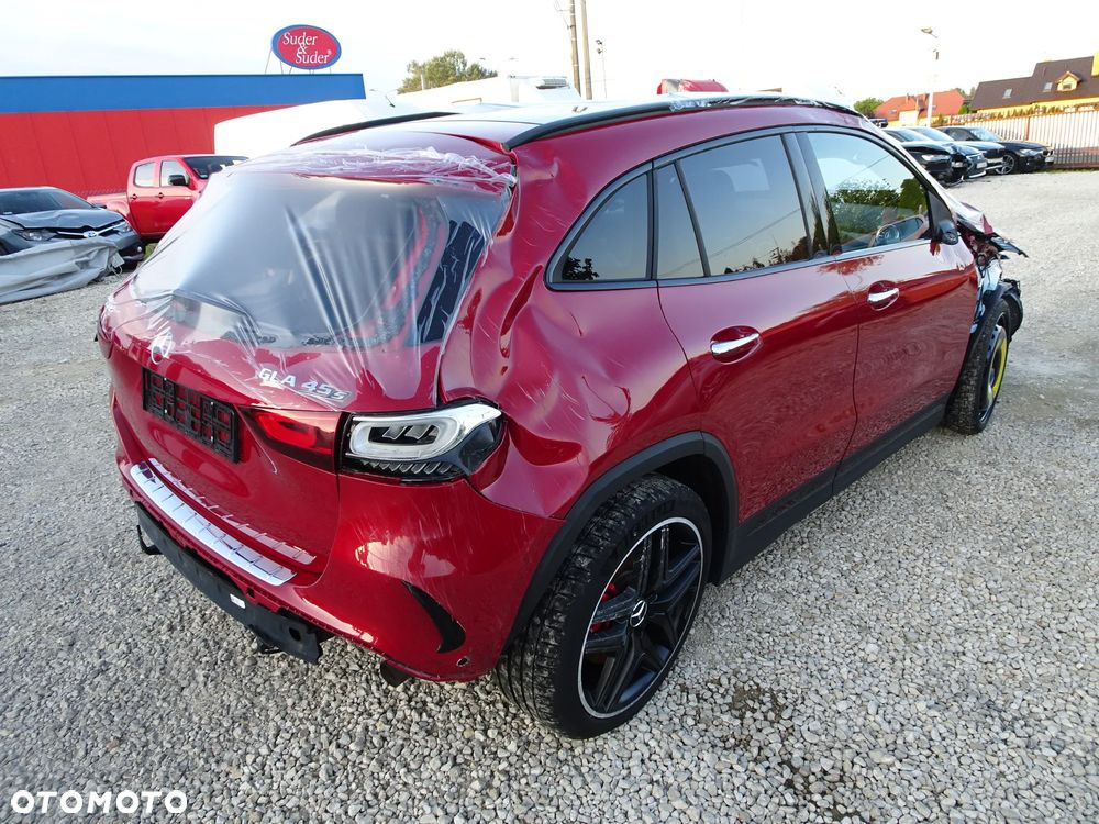 Mercedes-Benz GLA AMG 45 S 4-Matic+ - 4