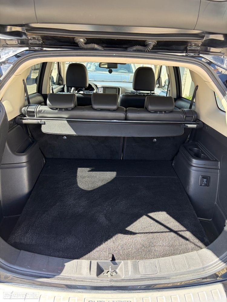 Mitsubishi Outlander - 8