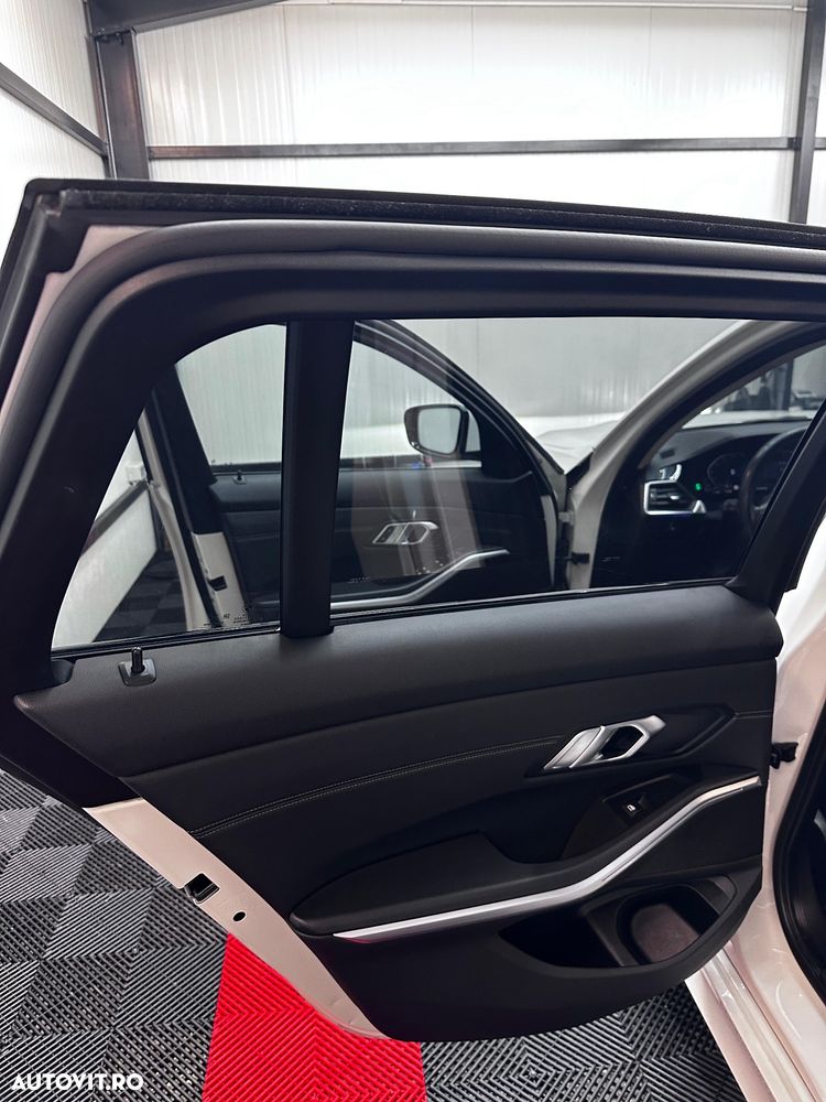 BMW Seria 3 320d Aut. - 10