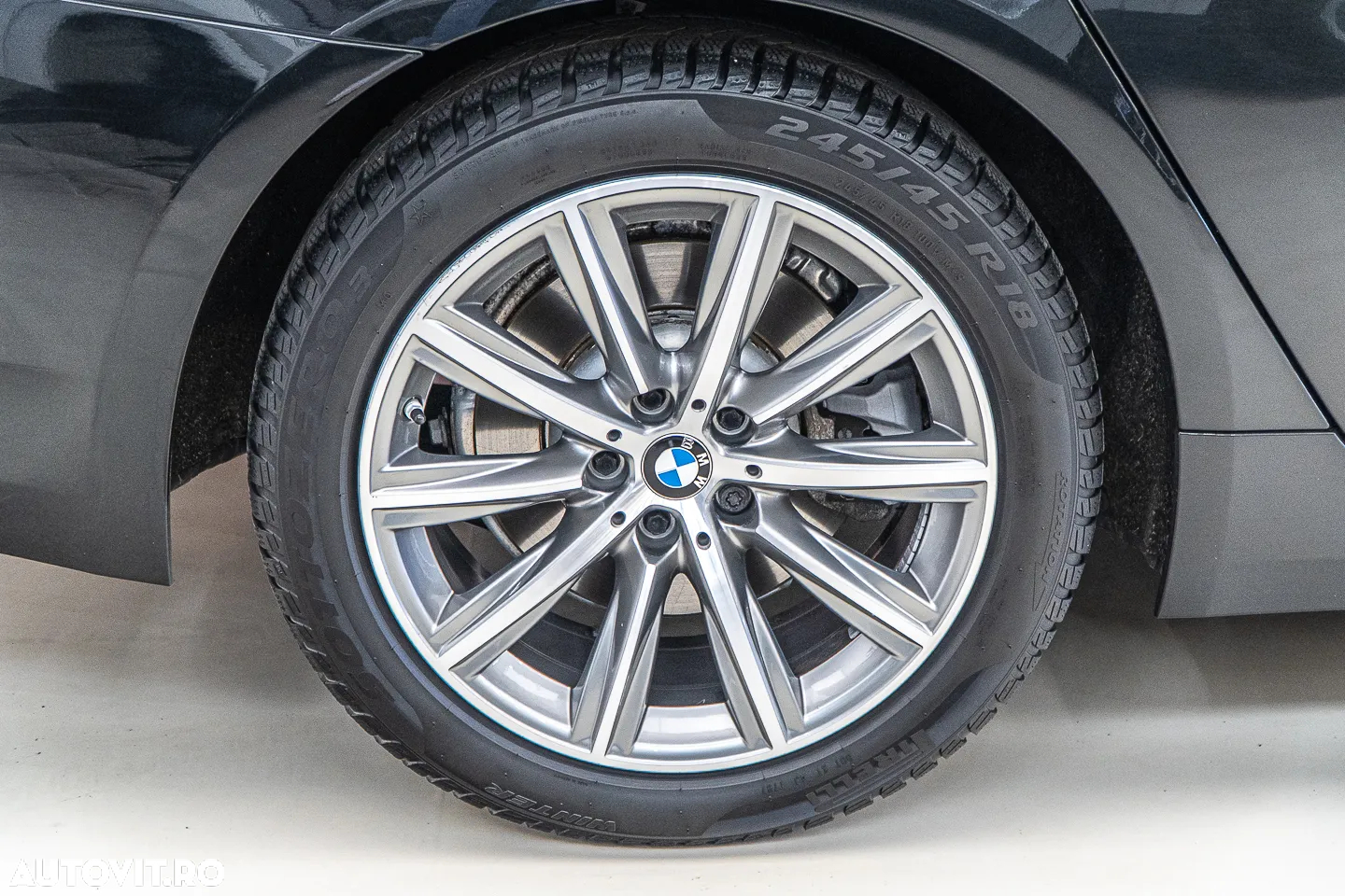 BMW Seria 5 520i AT MHEV - 39