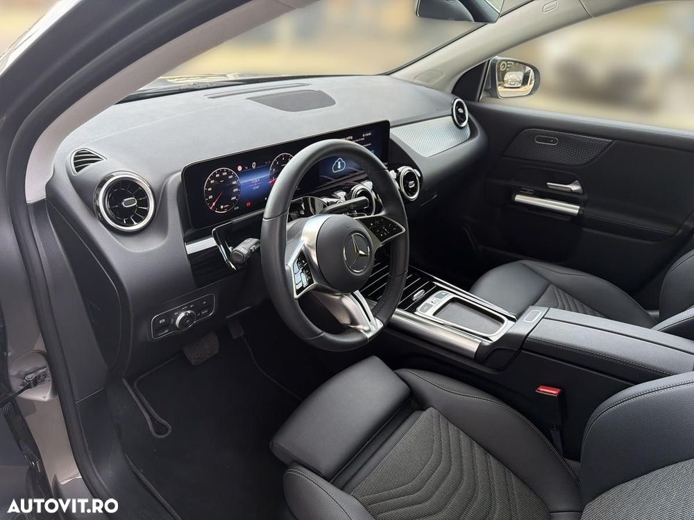Mercedes-Benz GLA 180 MHEV - 12