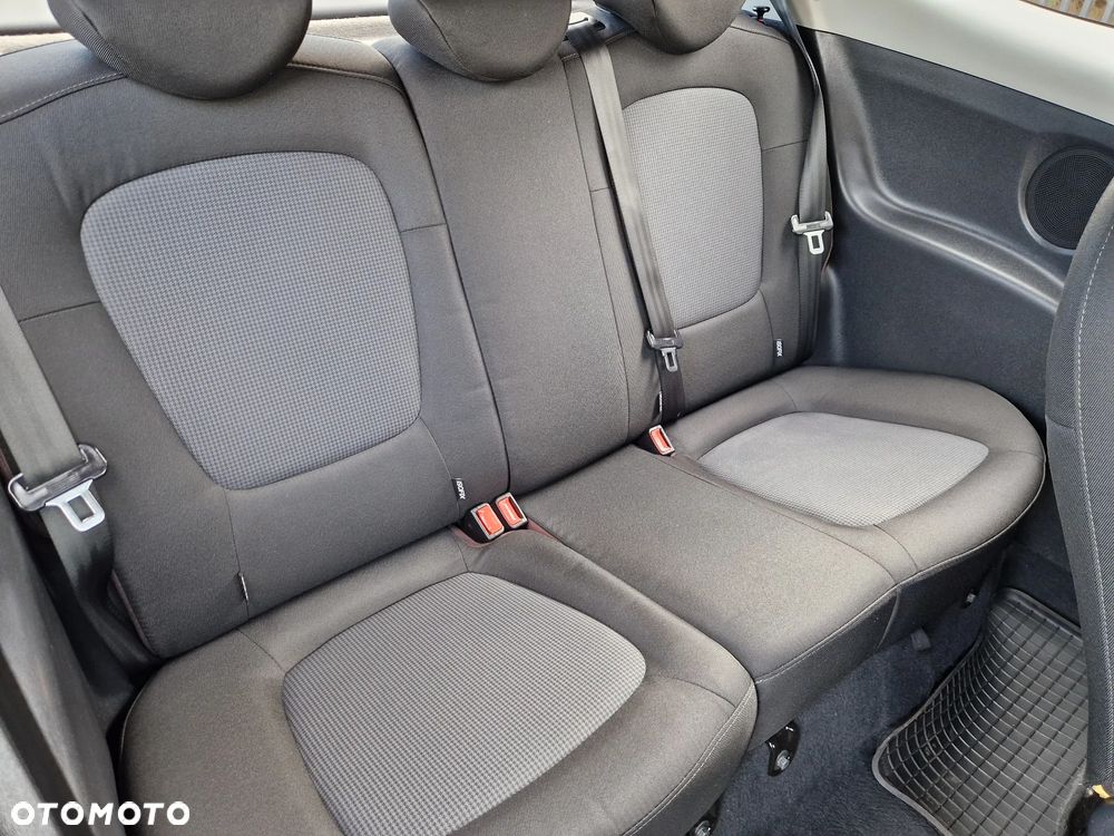 Hyundai i20 - 19