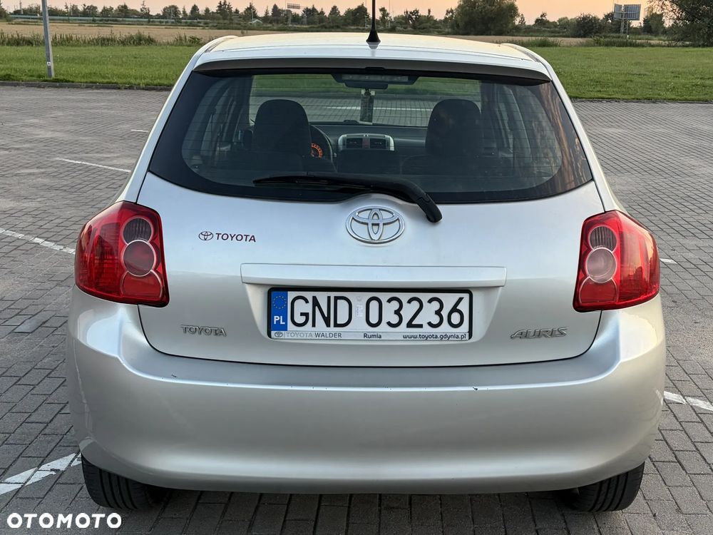 Toyota Auris 1.4 D-4D - 3
