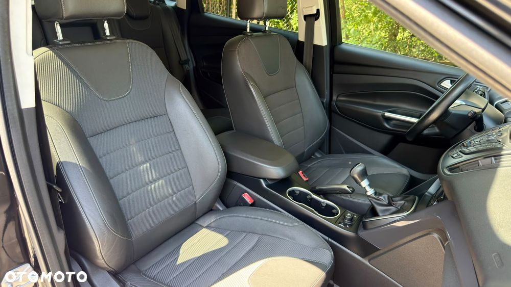Ford Kuga 2.0 TDCi 4x4 Titanium - 32