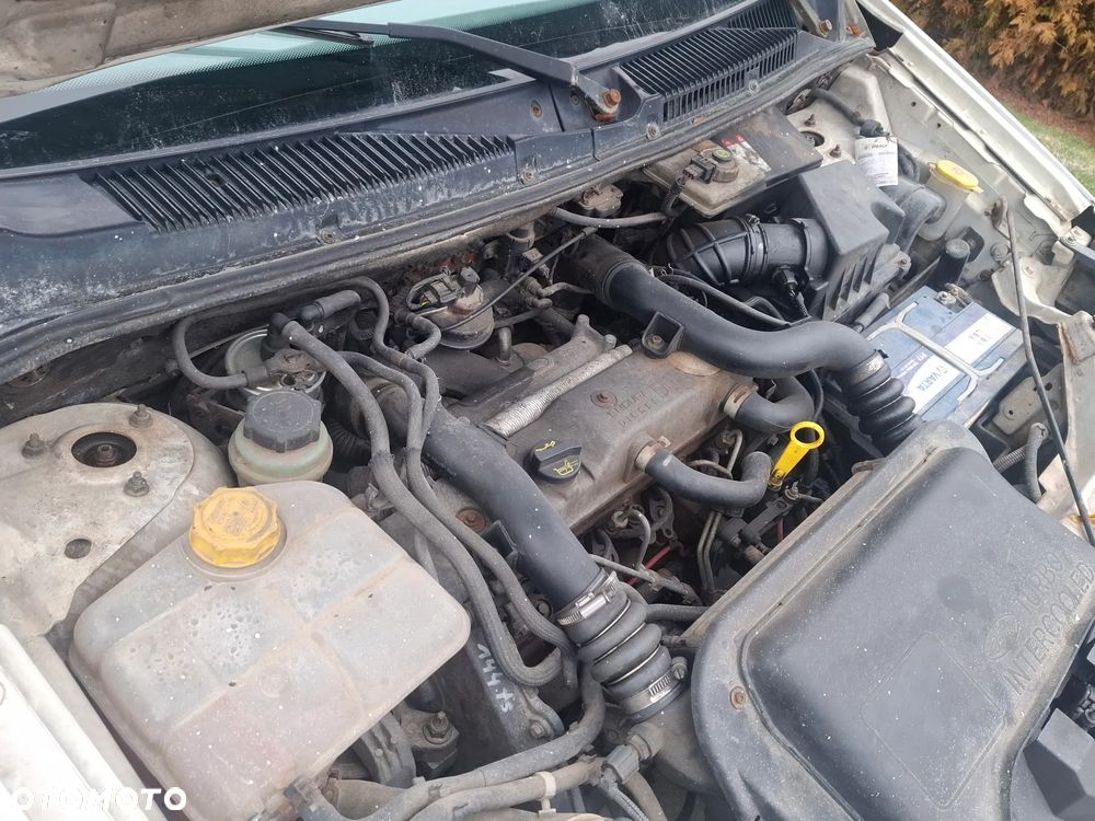 Ford Transit Connect - 8