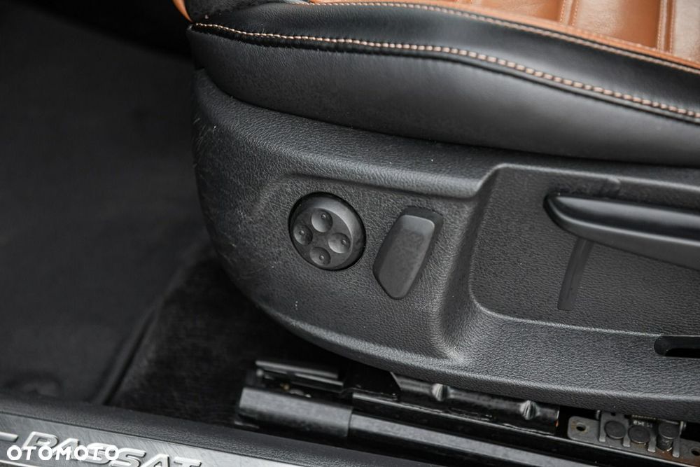 Volkswagen Passat - 26