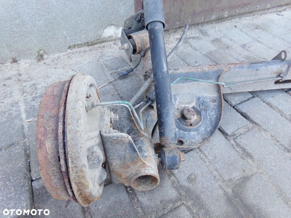 Belka tylna zawieszenia Dacia Sandero I - 2