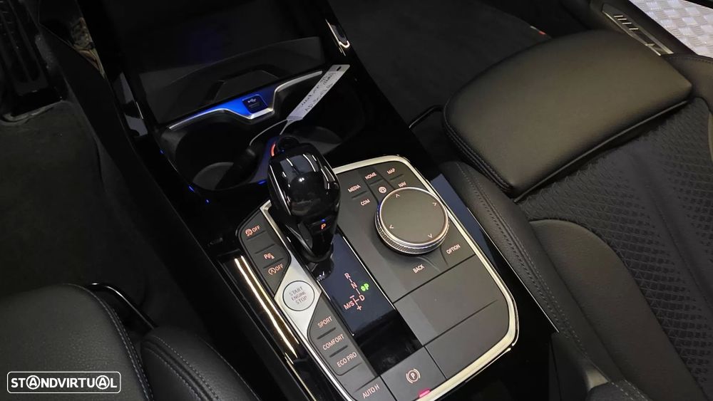 BMW 116 d Pack Desportivo M Auto - 40