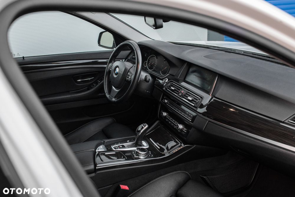 BMW Seria 5 535d xDrive Sport-Aut Luxury Line - 18
