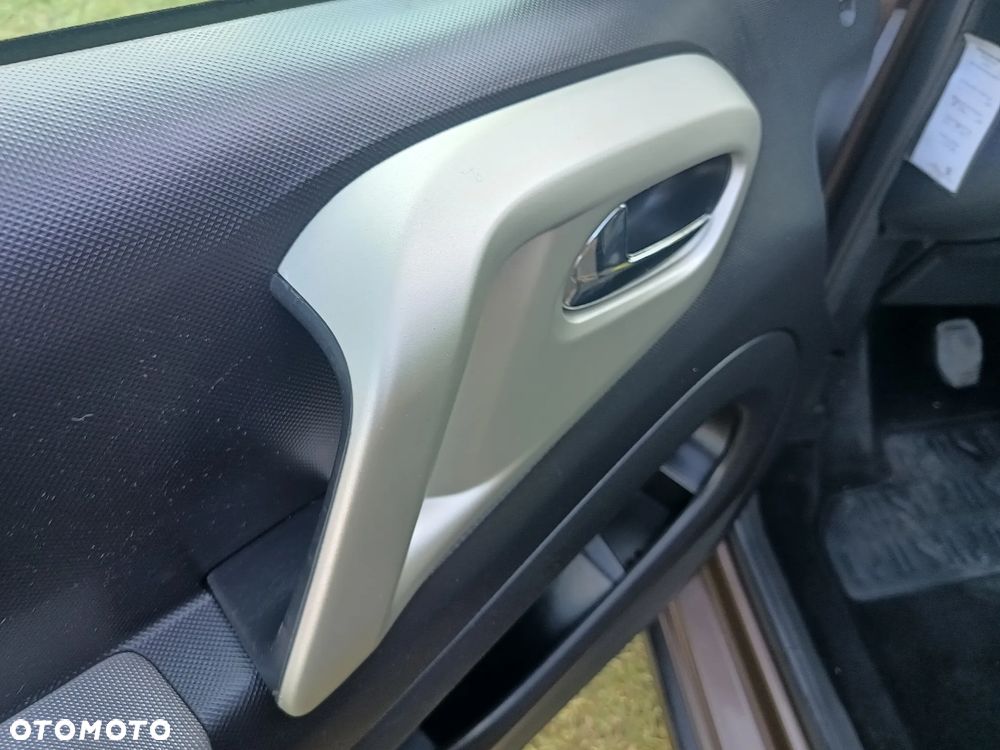 Peugeot Partner HDi FAP 110 Outdoor - 11