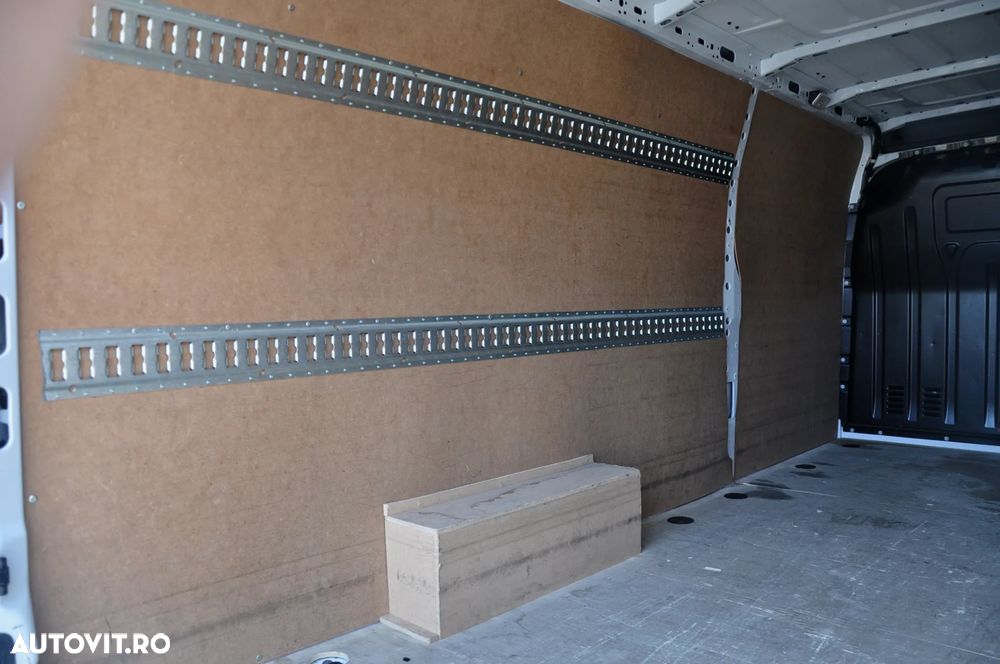 Renault Master L4H2 Van - 9