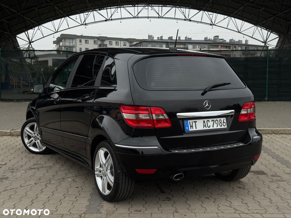 Mercedes-Benz Klasa B 180 BlueEFFICIENCY SPORT EDITION - 15