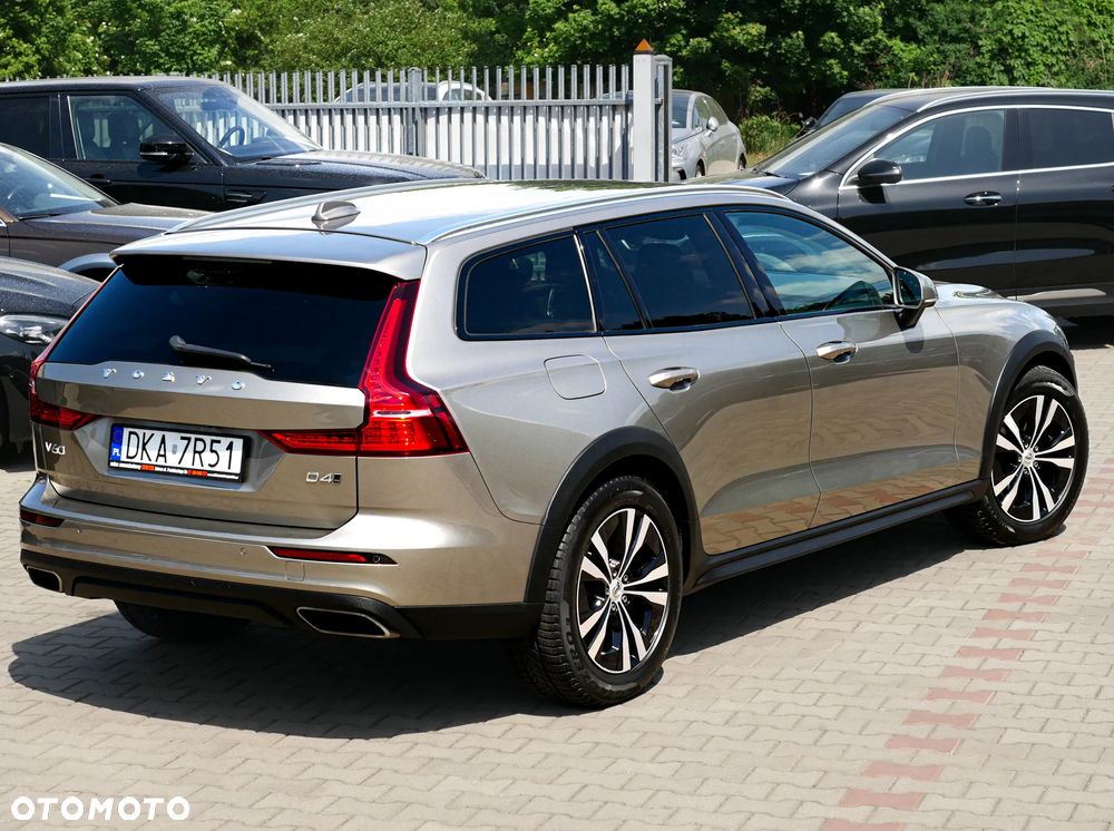 Volvo V60 Cross Country D4 AWD Geartronic Pro - 35