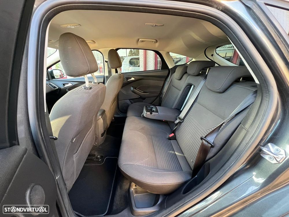 Ford Focus 1.0 SCTi Titanium - 10
