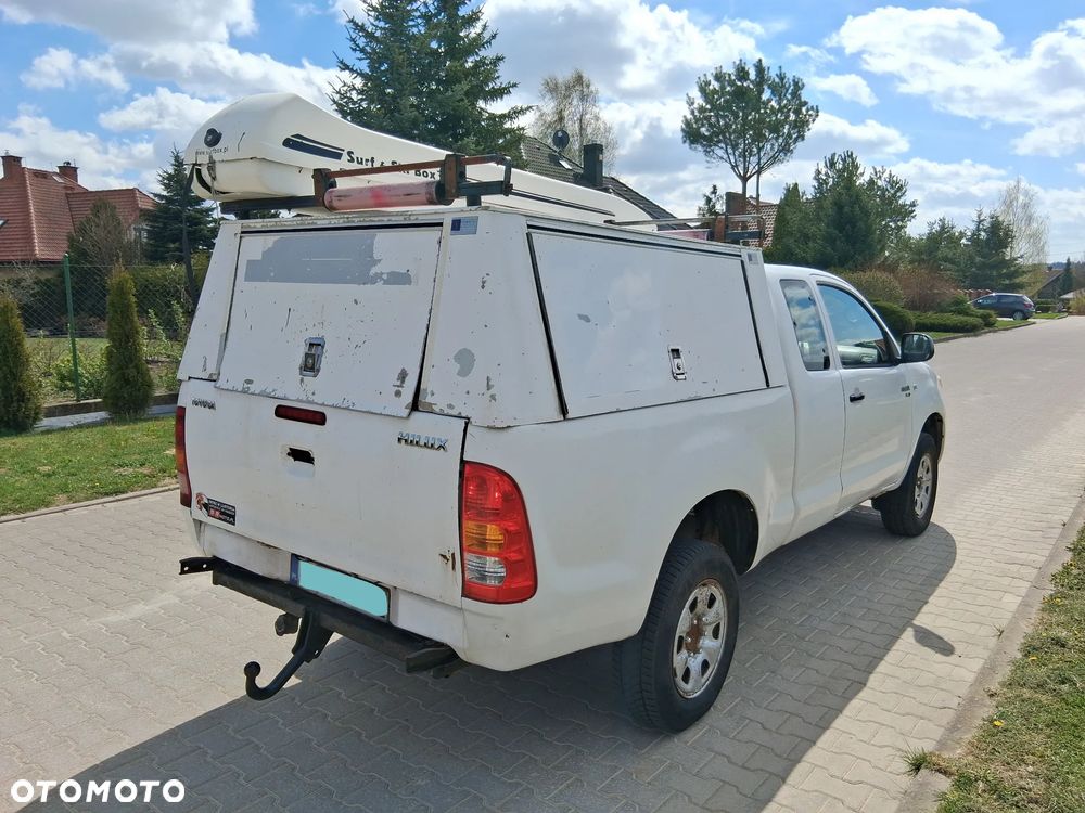 Toyota Hilux 2.5 D-4D DLX - 5