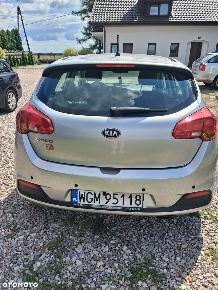 Kia Ceed 1.4 L - 5