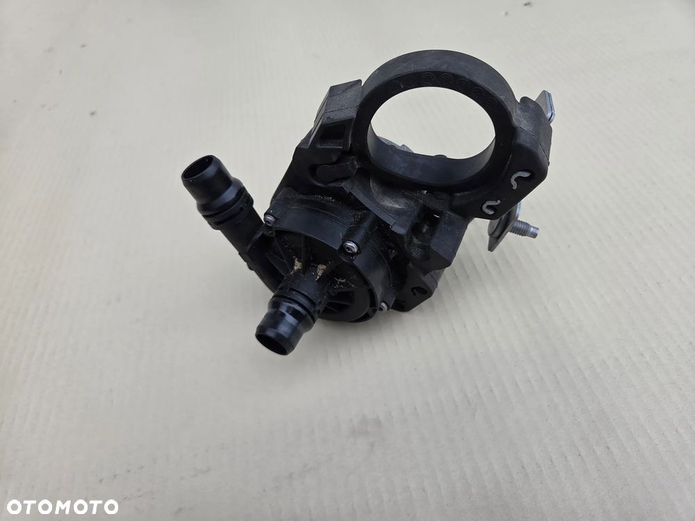 Pompa obiegu wody Citroen C5X 1.6 Hybryda  9818812580 - 3
