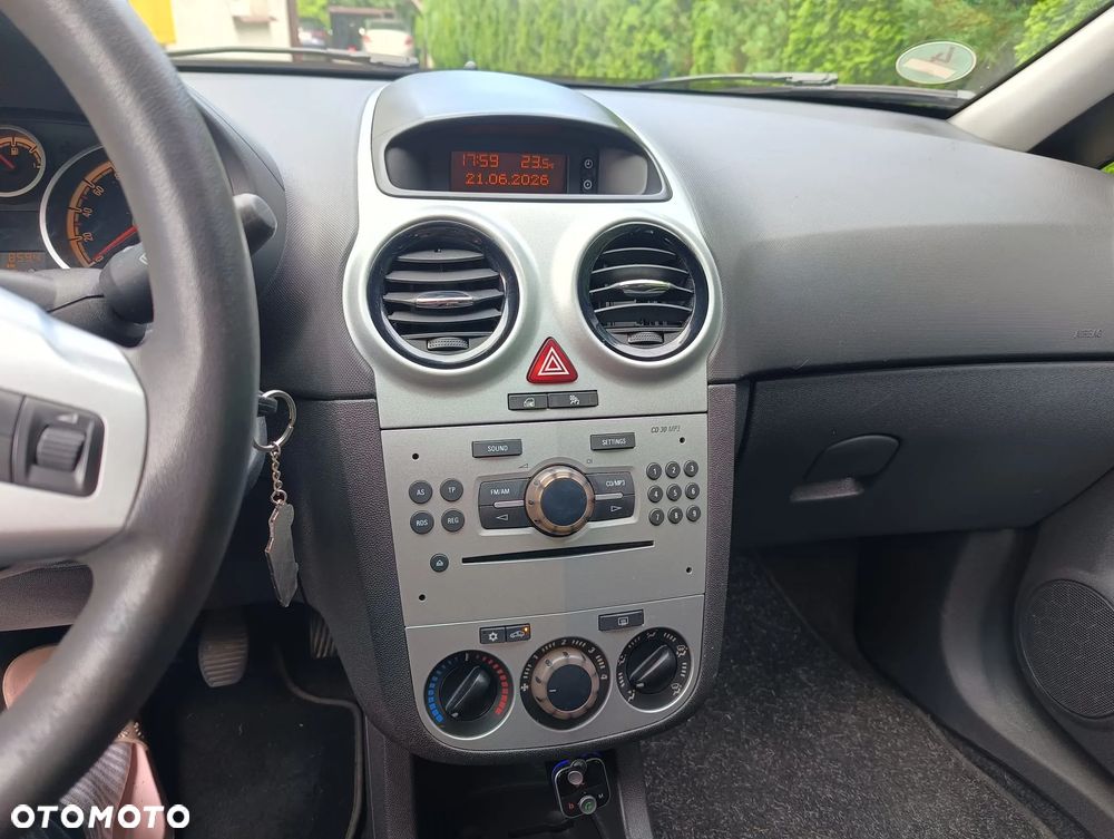 Opel Corsa 1.4 16V Essentia - 25