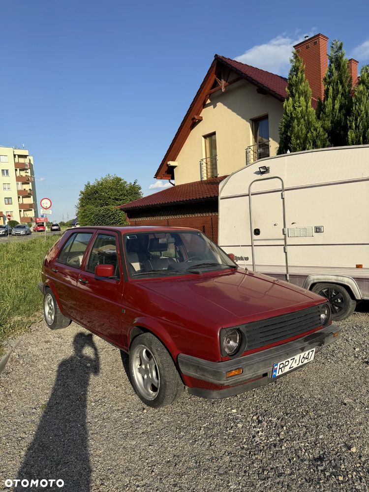 Volkswagen Golf - 2