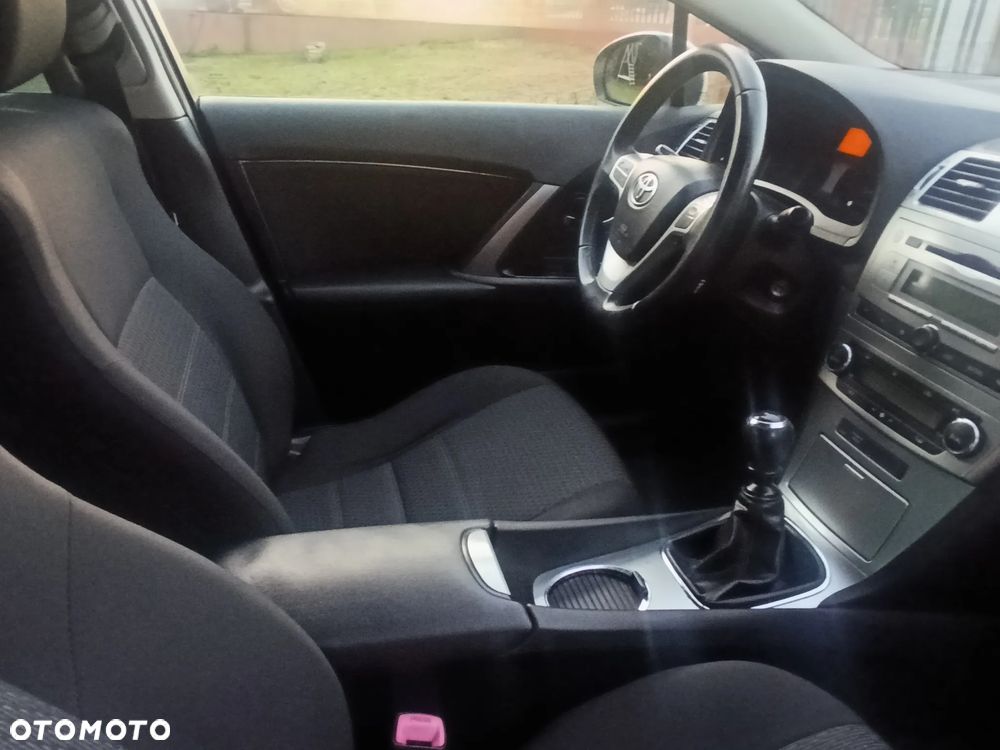 Toyota Avensis 2.0 D-4D Luna - 8