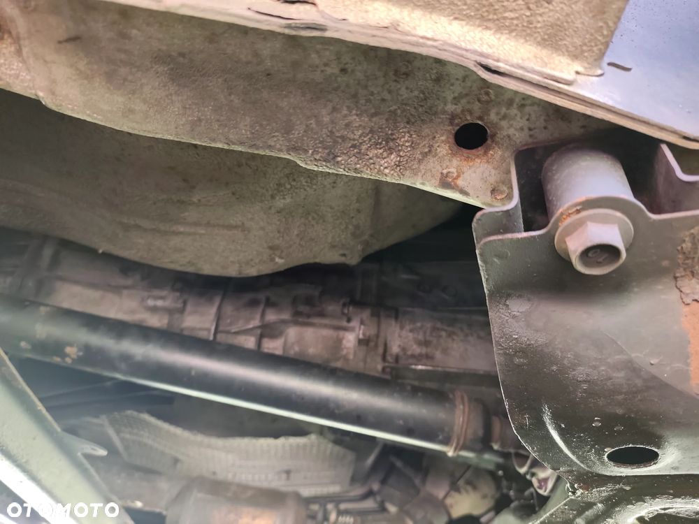 Suzuki Grand Vitara 2.0 Club - 14