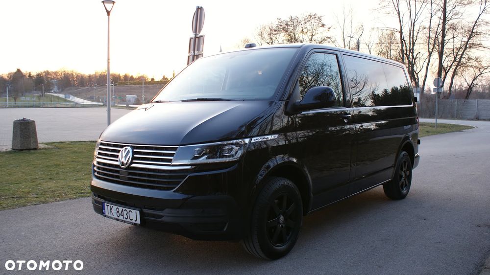 Volkswagen Caravelle - 1