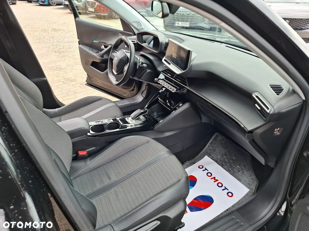 Peugeot 2008 PureTech 130 EAT8 GT - 14