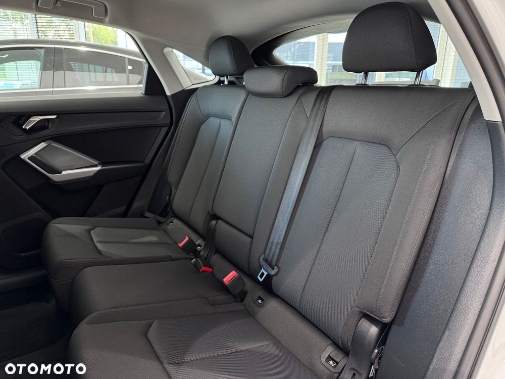 Audi Q3 Sportback - 13
