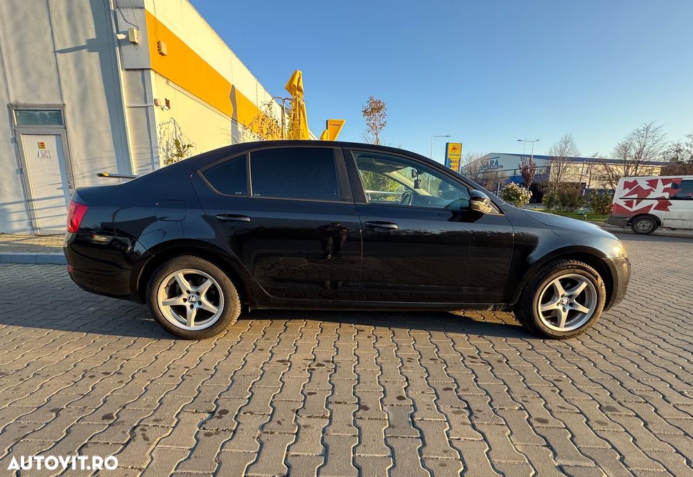 Skoda Octavia 2.0 TDI STYLE - 4