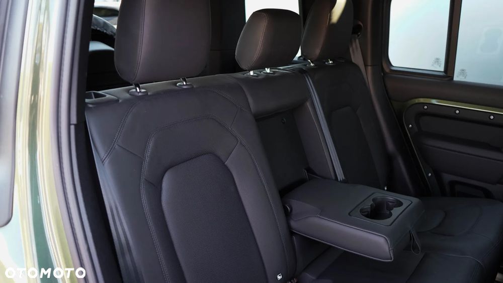 Land Rover Defender 3.0 D350 mHEV X-Dynamic SE - 36