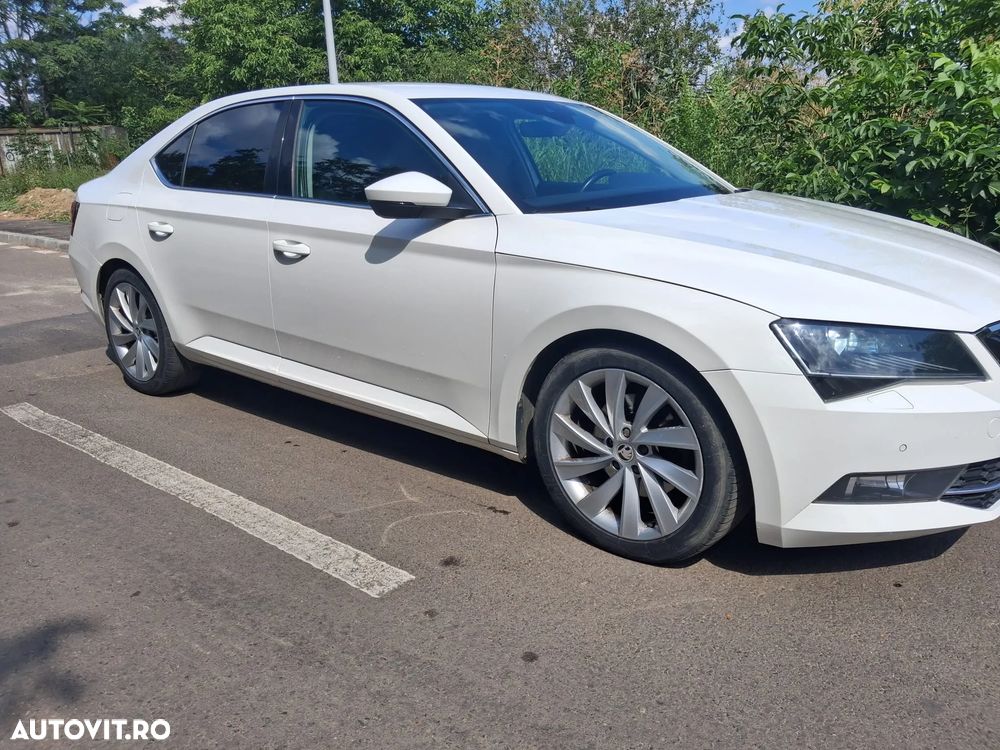 Skoda Superb 2.0 TDI Laurin & Klement - 4