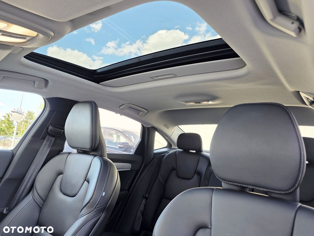 Volvo S90 - 33