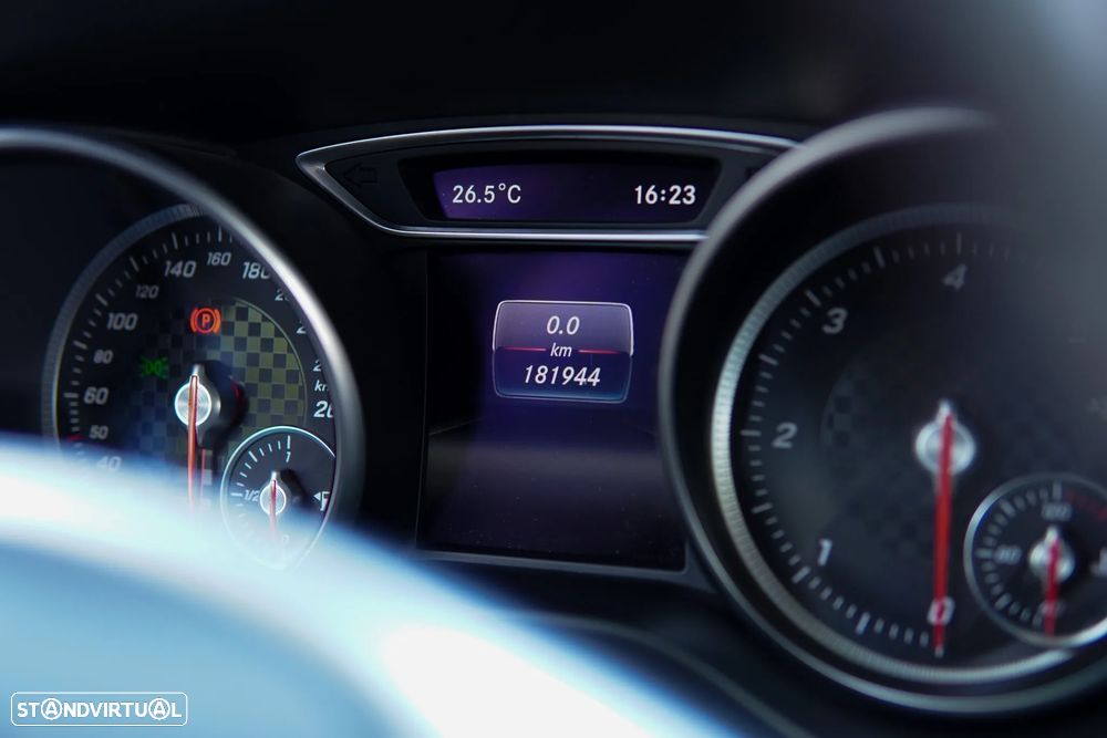 Mercedes-Benz A 180 CDI AMG Line - 25