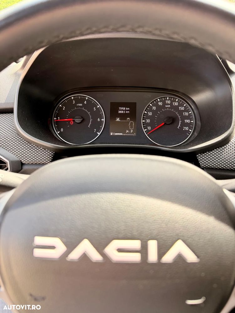 Dacia Logan TCe 90 CVT Expression - 9