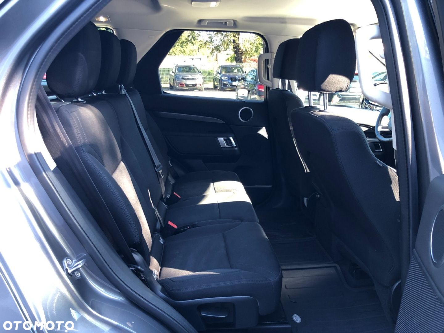 Land Rover Discovery V 2.0 SD4 SE - 32