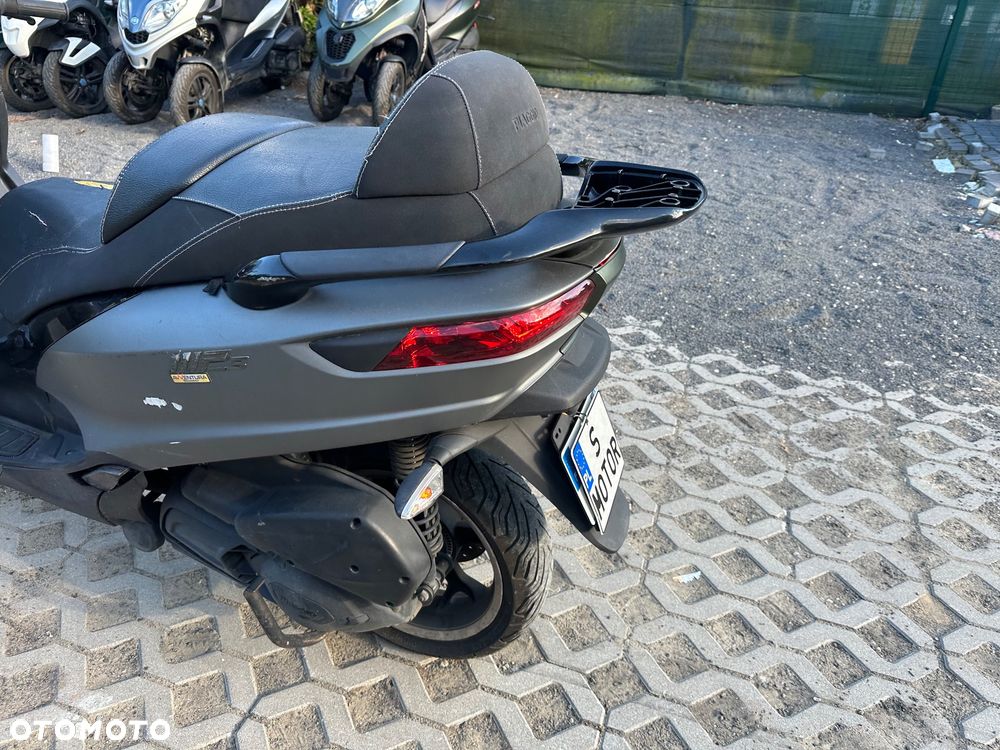 Piaggio MP-3 - 5