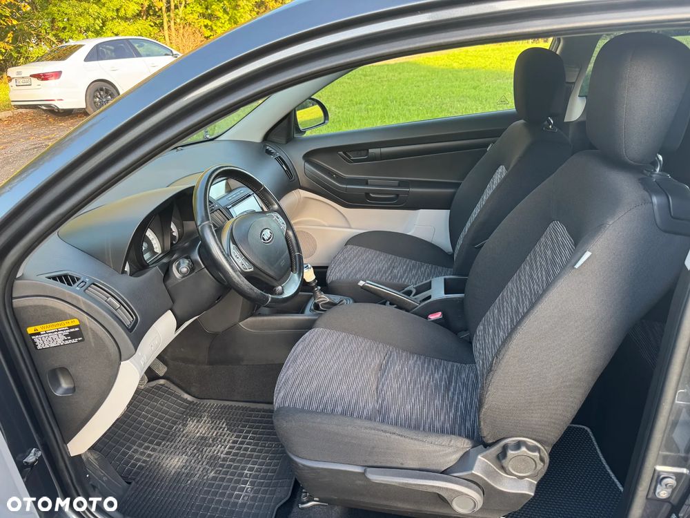 Kia Ceed - 9