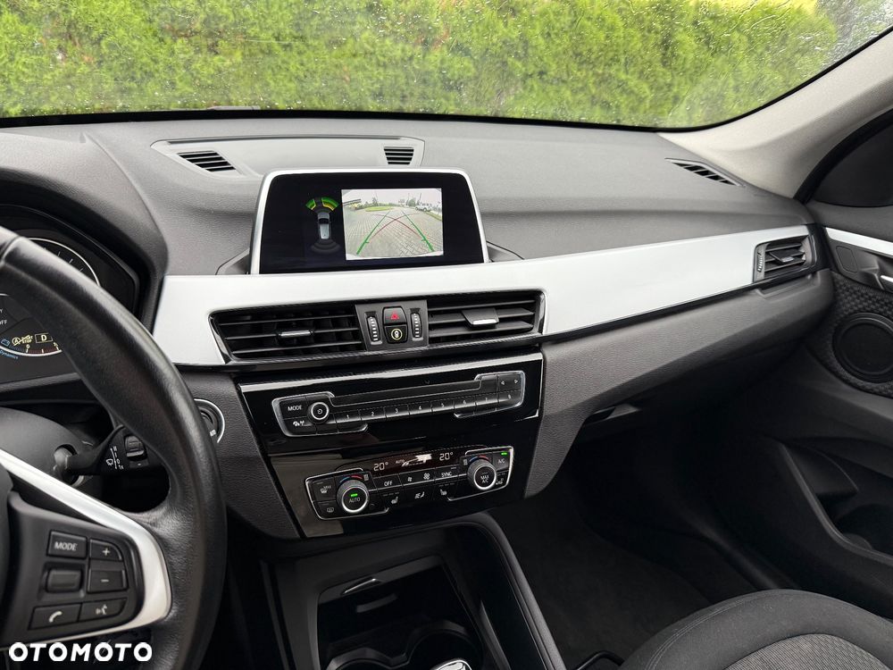 BMW X1 sDrive20i - 11