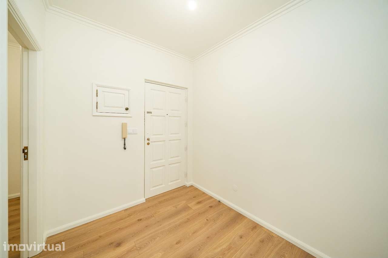 Apartamento T2 remodelado c/ garagem, a 2 minutos da UM, Gualtar Braga - Grande imagem: 4/34