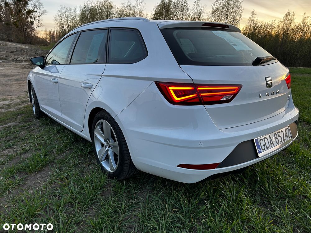 Seat Leon Sportstourer 2.0 TSI DSG OPF FR - 4