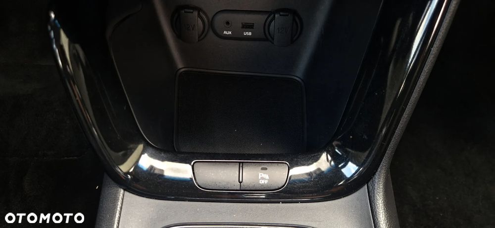 Kia Ceed 1.6 GDI Dream Team Edition - 23