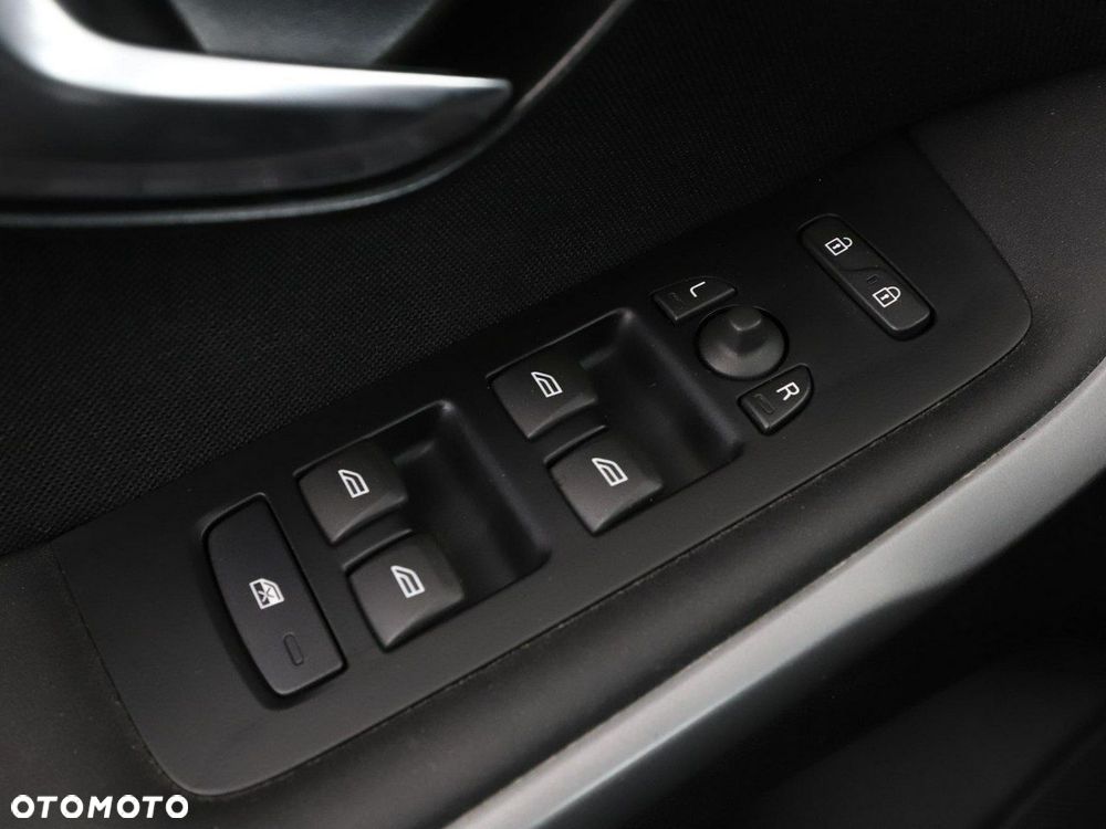 Volvo V40 D2 Kinetic - 31