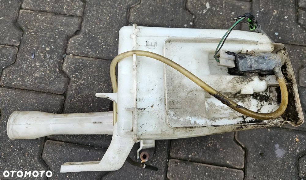 Mitsubishi Lancer  VII  zbiorniczek płynu spryskiwaczy - 2