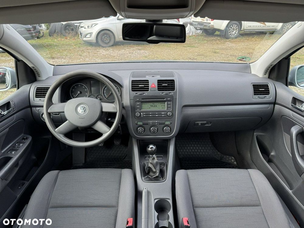 Volkswagen Golf - 25