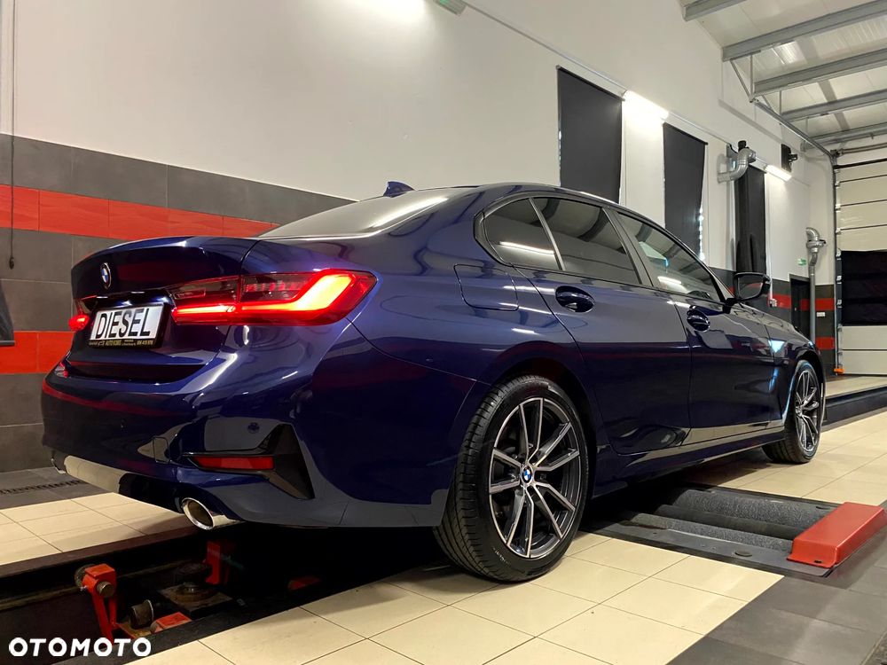 BMW Seria 3 320d Sport - 18