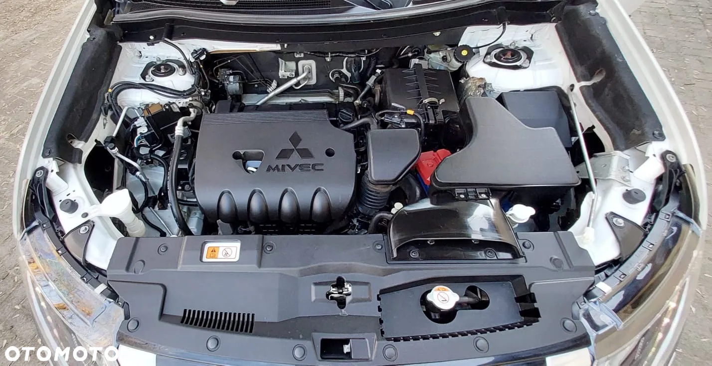 Mitsubishi Outlander 2.0 Instyle Navi 4WD CVT - 20